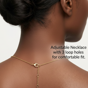 Collar ajustable dorado con cierre y tres anillas de sujeción, vista desde el cuello